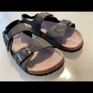 Color of California Boy’s Camo print Sandals